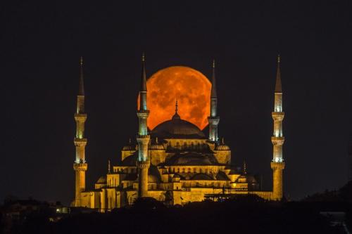 Gokhan Darcan - Supermoon Crossing